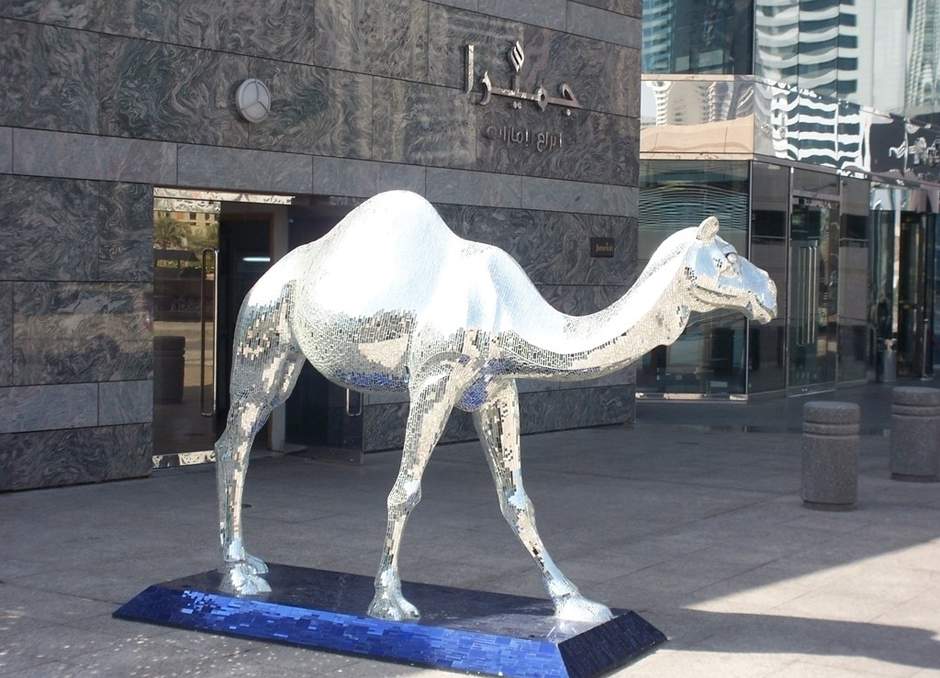 骆驼不锈钢城市雕塑
